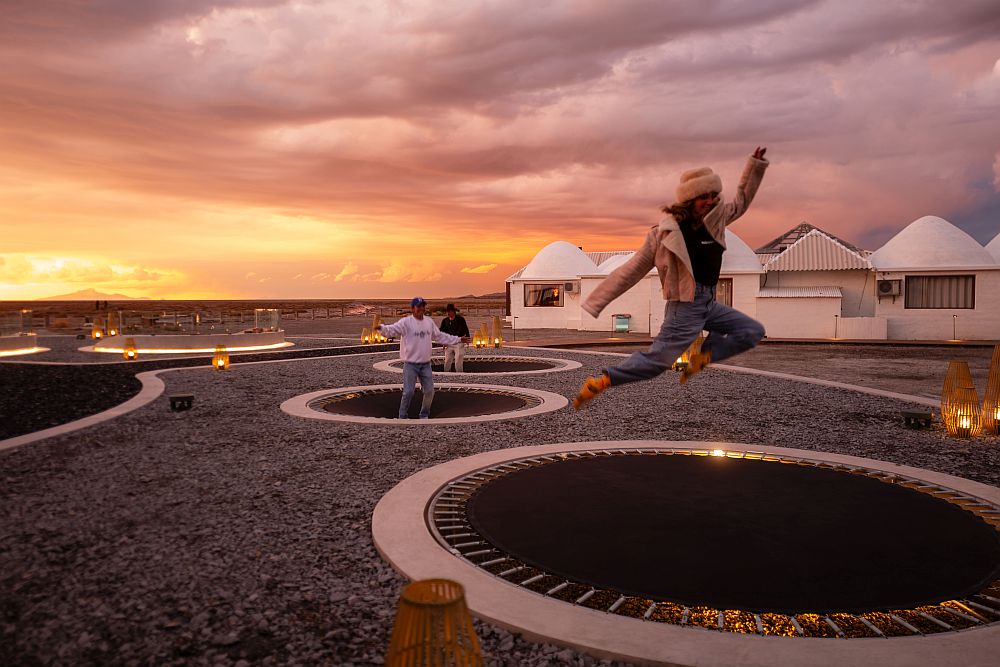 El inusual hotel Palacio de Sal tiene su propio parque de diversiones